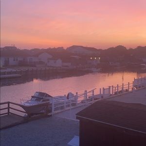 Meet your Posher, Rene